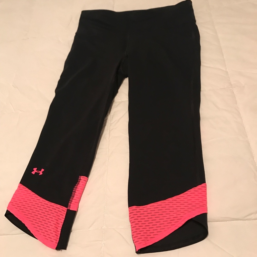 Under Armour cropped black and pink leggings